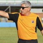 Director técnico ecuatoriano del equipo de fútbol Independiente de Colombia.   