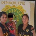  Agentes de la policía llevaron al niño rescatado a Lima. 