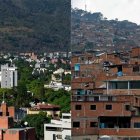  Imagen comparatoria de la urbanización Altamira (i) y del barrio Carapita (d). En Venezuela ha golpeado a las tres clases sociales tradicionales. 