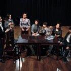  La trama de la obra envuelve a 8 mujeres jurado que sentenciarán a un asesino.  