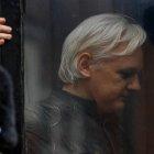  Assange es un reconocido hacker, activista y programador.  