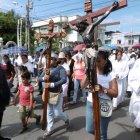  La gran caminata caminata recorrió por las principales calles del cantón y culminó a la 13:30 de este 30 de marzo en medio de penitencias y oraciones. 