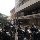  El ambiente estuvo marcado por el grito de consignas de partidarios del exmandatario y de Lenín Moreno. 