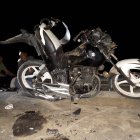  Así fue como quedó la moto en la que se movilizaba el chico de 20 años.  