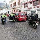  Personal del Cuerpo de Bomberos llegó al lugar para atender la emergencia. 
