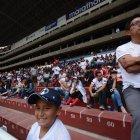  El único cerco que queda en Casa Blanca es en la General Sur, a donde suelen asistir los hinchas de la Muerte Blanca o barra brava del club merengue. 