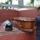  Los familiares le habían preparado una fiesta sorpresa.  