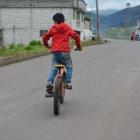  Joel es uno de los menores que creció sin figura materna debido a que su madre es una de las víctimas de la masacre. 