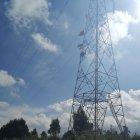  Después de cuatro horas de intento los bomberos lograron que el hombre acceda al rescate.  