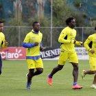  Jeferson Montero (primero derecha) junto a Felipe Caicedo (segundo derecha).  