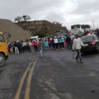  Las personas se aglomeraron en el sector. 