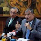  Alexis Mera (izq) es el representante jurídico de Correa en este caso.  