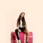  Su voz se la escucha en Pateando tachos de radio Diblu. Ama tanto al fútbol que colecciona pelotas y camisetas.  