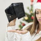  Si los excesos te tienen endeudado y no sabes cómo administrar tu dinero, lee esto. 