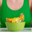  Los expertos coinciden en que este régimen alimenticio potencia la memoria y extiende la esperanza de vida, ya que convierte a la grasa buena en energía. 