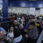  Ciudadanos venezolanos en Rumichaca.  