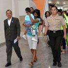  El niño fue recibido el pasado 16 de febrero por su madre y autoridades en el aeropuerto José Joaquín de Olmedo.  