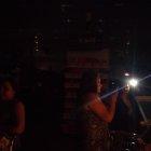  Dos centros comerciales quedaron a oscuras.  