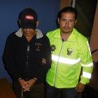  La familia de la víctima se mantuvo a la espera en las fueras de policía judicial.  