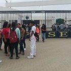  Estudiantes fueron evacuados por una amenaza de bomba. 