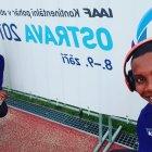  El compatriota Alex Quiñónez también fue parte de la cita y destacó en los 200 metros planos. 