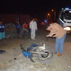  El joven fue encontrado con sus pertenencias. Agentes iniciaron las investigaciones en el sitio.  