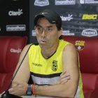  Guillermo Almada ofreció una rueda de prensa. 