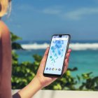  Los rayos solares van más allá de la exposición en la playa o la piscina. Haciendo deporte o subiendo a la montaña también podemos sufrir daños por el sol... pero nuestro teléfono inteligente puede ayudarnos. 