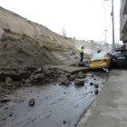  El acceso principal a la parroquia Pinllo se encuentra bloqueado a causa del derrumbe.  