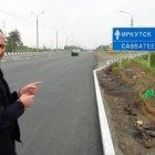  Mijaíl Popkov señalando el lugar donde cometió uno de sus crímenes. 