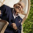  Se calcula que escribió 600 canciones.  