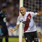  Javier Pinola celebrando su gol ante Emelec. Este tanto le dio los tres puntos a los argentinos 