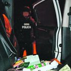  En la camioneta hallaron dinero, papeles y otros documentos. 