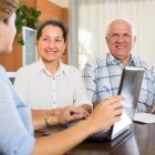  Es la pensión vitalicia que tienen derecho a recibir de su empleador, los trabajadores que por veinte y cinco años o más hubieren prestado sus servicios de manera continua o interrumpidamente. 