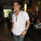  Su cuerpo se encuentra en una silla de ruedas pero su corazón está en un set de canal. 