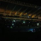  El estadio Jocay lucía en total oscuridad.  