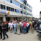  Agricultores de Samborondón, Daule y Salitre reclamaron desde los exteriores del Ministerio Público. 