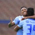  Los del Bombillo se beneficiaron hasta de un autogol.  