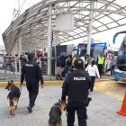  La Policía Nacional comparte ciertas técncias de seguridad.  