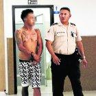  A la Unidad de Flagrancia llegó el sospechoso que le habría roto la cabeza a su expareja. 