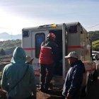  El personal de emergencia les brindó los primeros auxilios.  