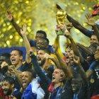  La celebración terminó bajo la lluvia 