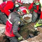  La persona fallecida fue identificada como David Humberto Ramos Almeida, de 55 años. Su cuerpo estaba embalado y sepultado en el piso de una casa recién construida.  