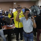  Referencia. Cuando se dio la destitución de Salcedo, profesores y estudiantes se manifestaron en contra y a favor. 