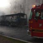  Para socorrer en el hecho, actuaron 15 bomberos.  