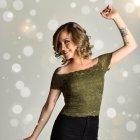  La quiteña consiguió que sus fans le den la votación necesaria para su canción ‘No me importas más’. .  