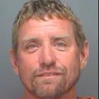 Jason Copenhaver, de 47 años, aseguró a un niño, tras escupirle, que lo había contagiado de coronavirus.