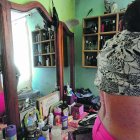 Las excoriaciones se extienden por casi todo su cuerpo. La falta de tratamiento aumenta los dolores que tiene.