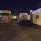 El carro de Medicina Legal ingresó hasta el interior del motel para levantar el cadáver Liseth Carolina Riofrío.