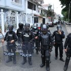 a policía y Fiscalía sacaron ayer de la cama a Abdalá Bucaram Ortiz.